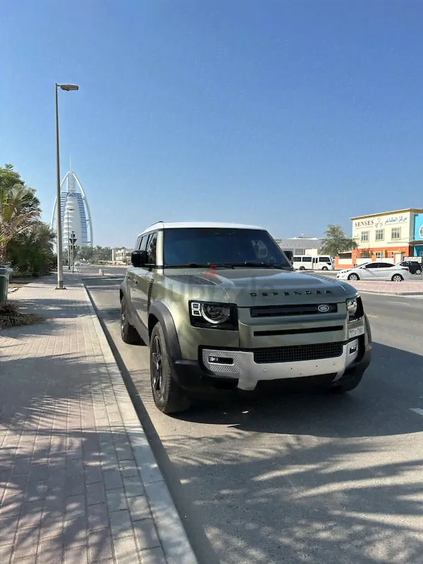 Land Rover Defender 2021-3