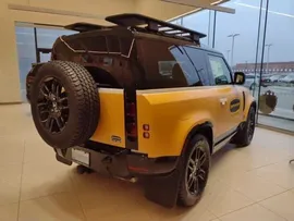 Land Rover Defender 90 X-Dynamic SE
