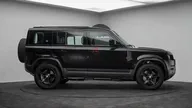Land Rover Defender 2023
