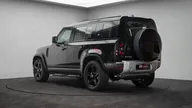 Land Rover Defender 2023