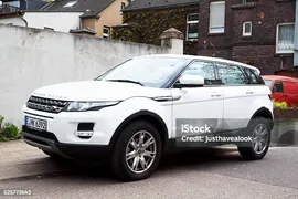 Белый Range Rover — стоковые фотографии и другие картинки Land Rover - Land Rover, Range Rover, Автомобиль